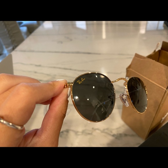 bran new ray-bans SIZE SMALL no returns - Picture 5 of 10